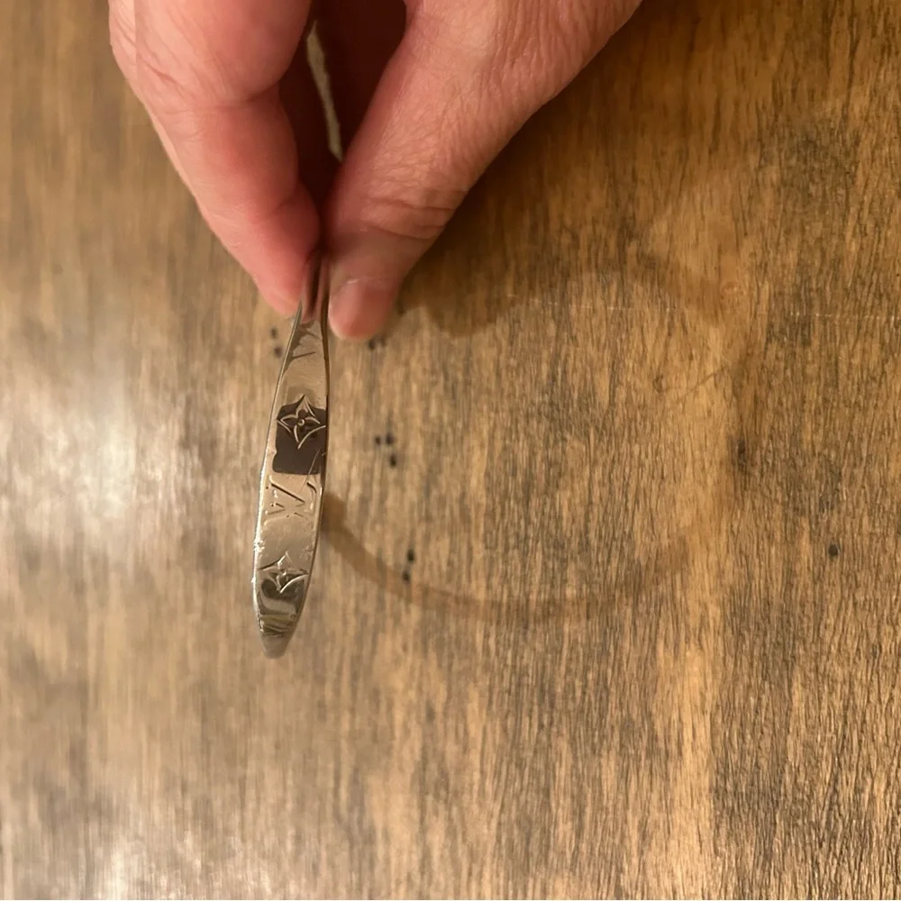 Louis Vuitton Silver Tone Monogram Jonc Cuff Bracelet M - Picture 3 of 17